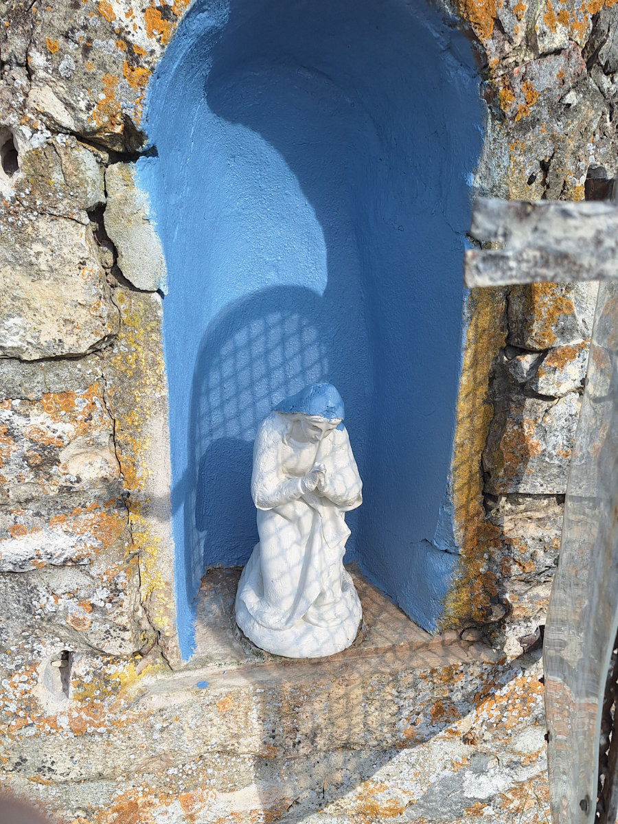 Puygiron-petite-vierge-niche1