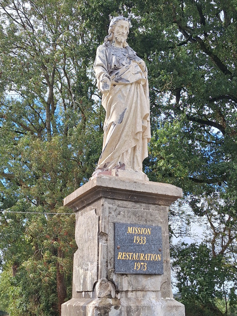 Before restoration: the Sacred Heart of Jesus in Saint-Pierre-du-Chemin